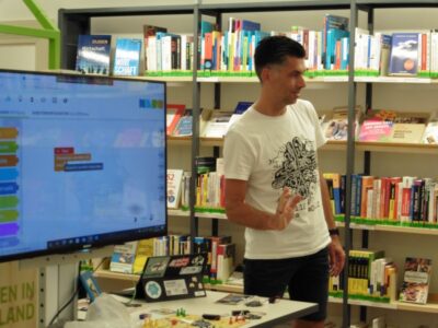Hacken in der Stadtbibliothek – Programmierspaß mit dem Calliope mini